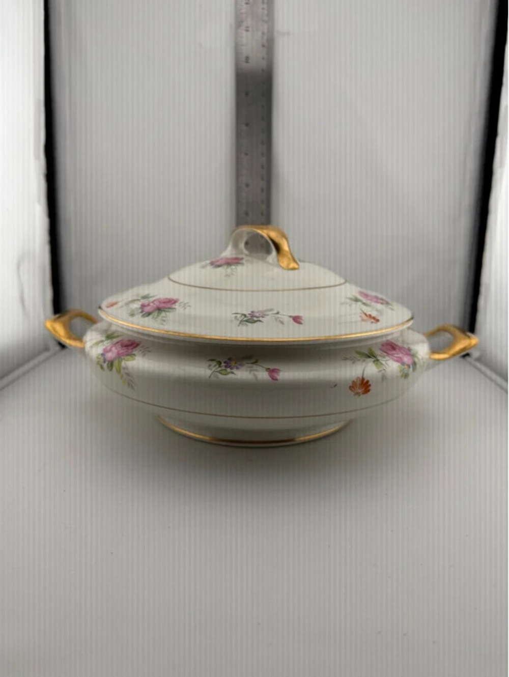 Vintage Jackson Featherweight China Covered Vegetable Serving Bowl Floral Gold